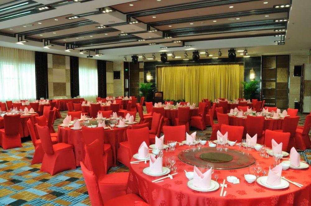Hotel Oriental Garden Beijing