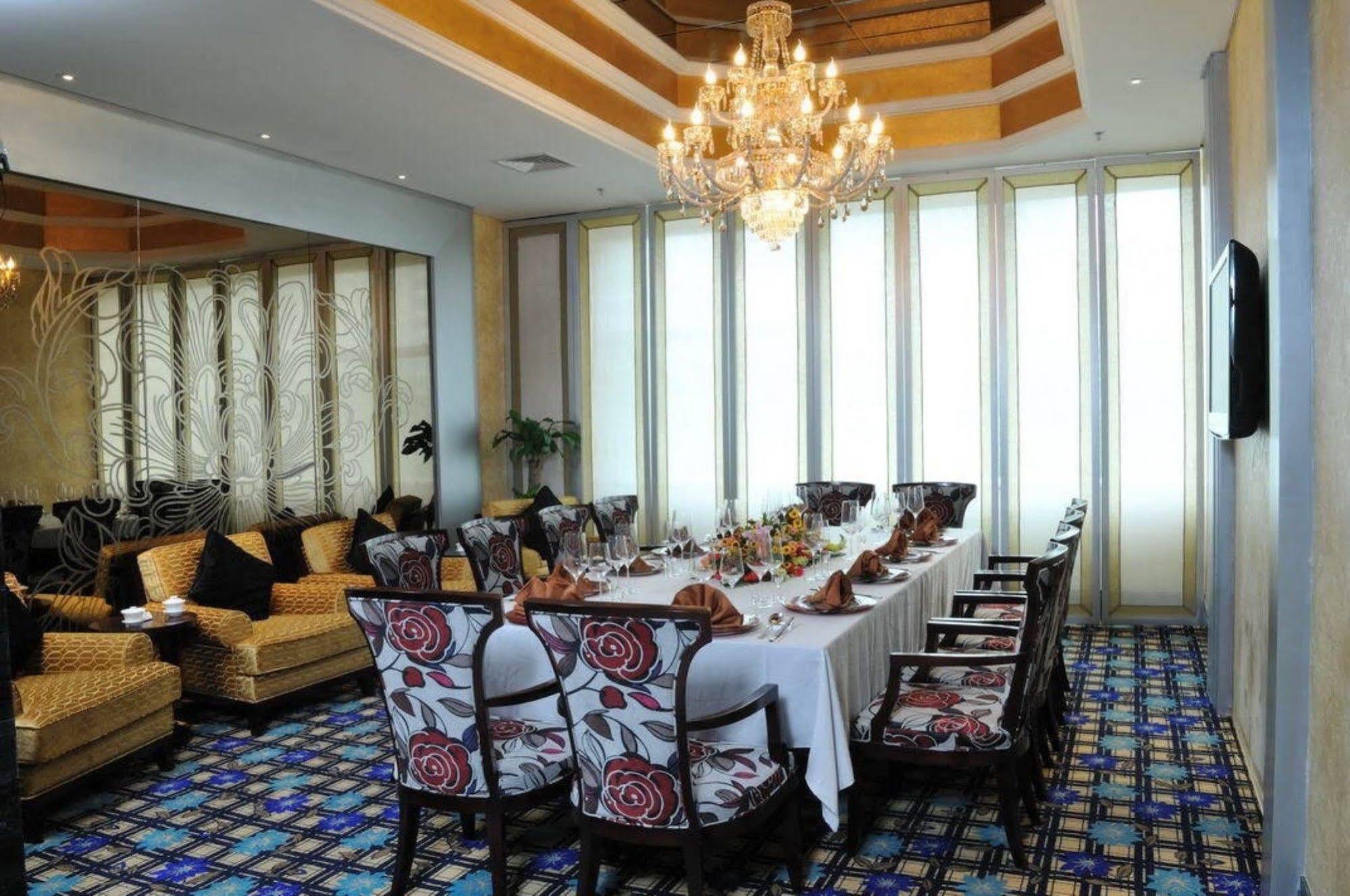 Hotel Oriental Garden 4*